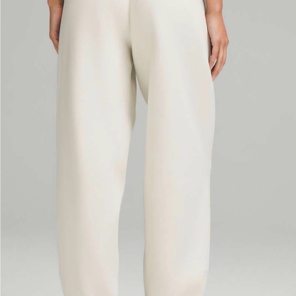 Heavyweight Fleece Lululemon Sweatpants - Picture 4 of 5